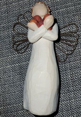 Willow Tree Angel with Red Apples 2003